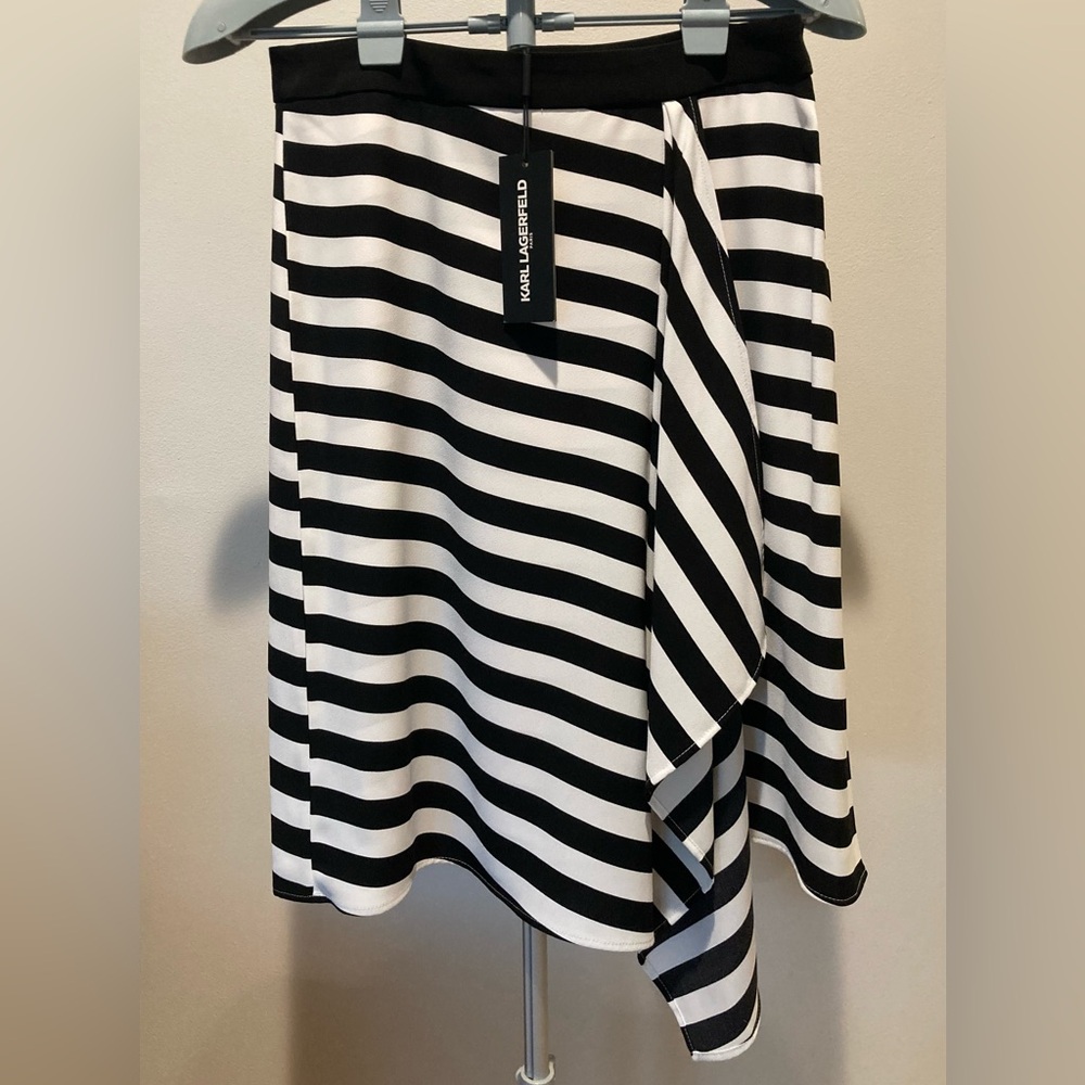 Karl Lagerfeld Paris Black‎ & White Striped Asymmetrical Colorblock Skirt Indie